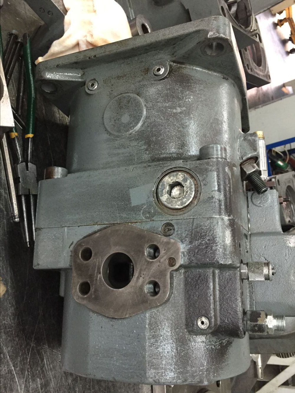 维修泵车力士乐A11VLO190LRDU2液压泵  上海维修厂家