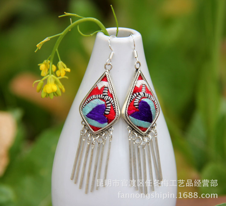 手工绣片耳环