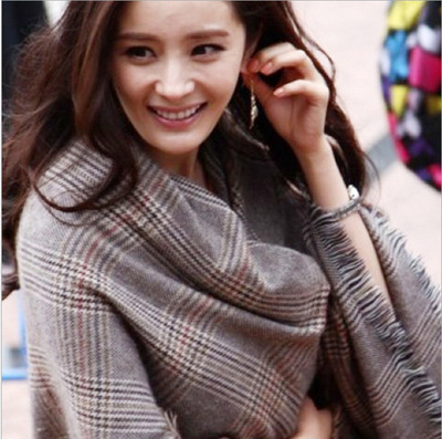 2019楊冪同款韓版披肩秋冬季仿羊絨圍巾兩用加長厚格子圍脖女