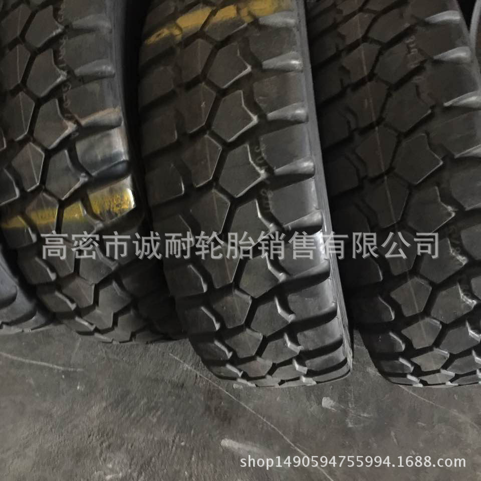 现货销售三角轮胎305/80R18 防爆轮胎 吊车轮胎 耐磨防滑抗刺扎