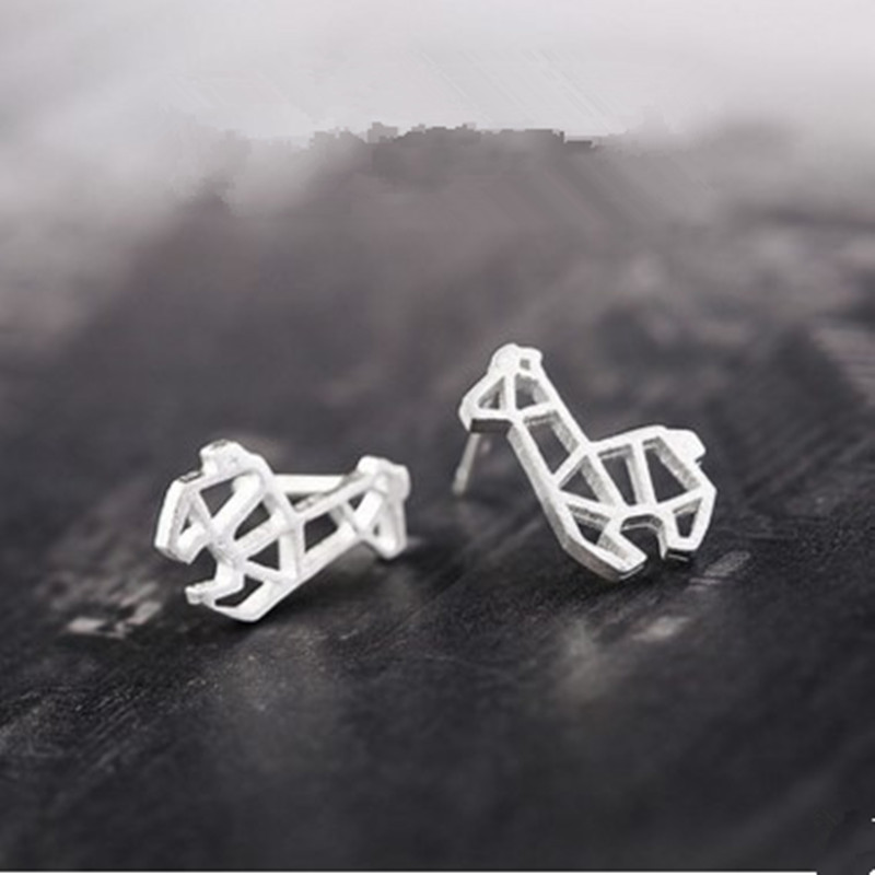 Cute Hollow Giraffe Ear Studs Alloy Gold Gold Silver Ear Studs Animal Pendientes Al Por Mayor display picture 6