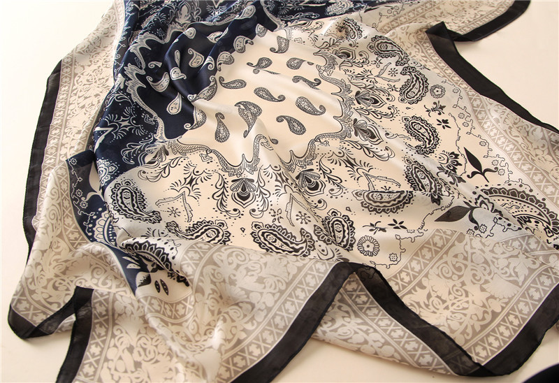 Femmes Rétro Style Classique Bloc De Couleur Satin Foulard display picture 7