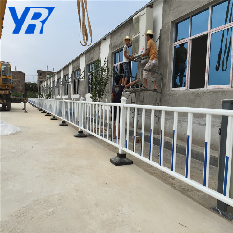 HDG Road security Fence Road center Transport facilities Railing Municipal administration Sidewalk Fences