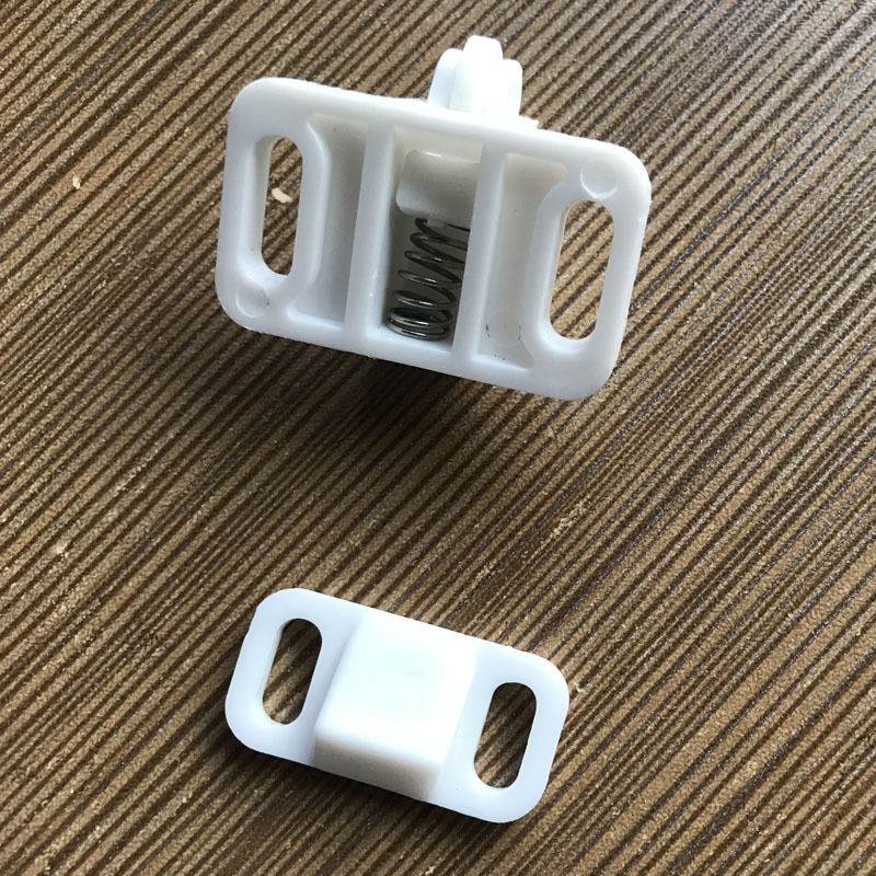 带不锈钢弹簧的塑料滚轮门碰