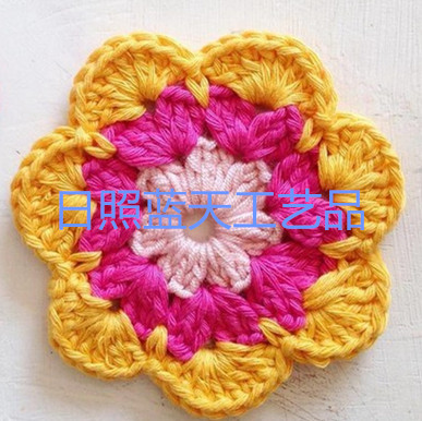 供应钩针毛线花花、手工毛线花饰品、手钩服装用毛线花