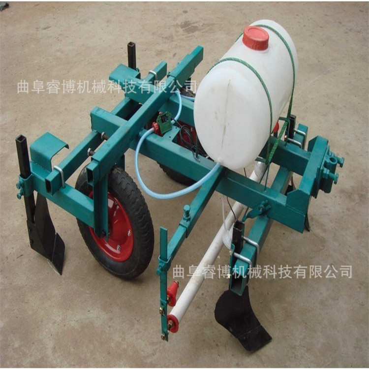 覆膜播种机