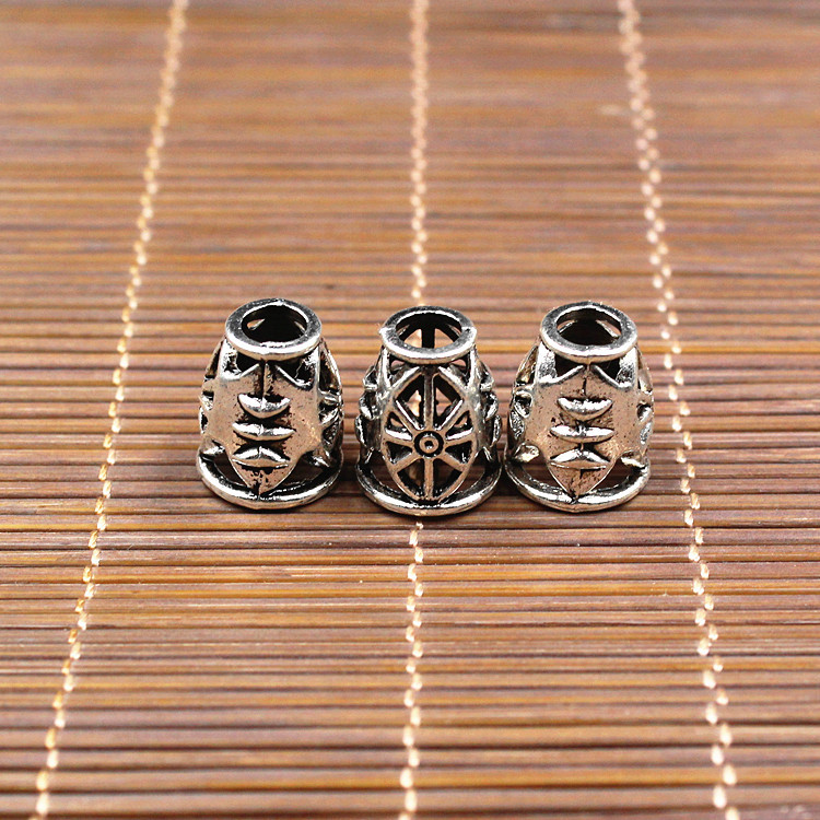 accessory with tassels