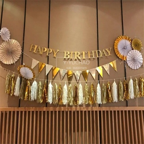 Holiday party decoration supplies New Year wedding room children's room birthday pull flag banner golden triangular flag decorative bunting