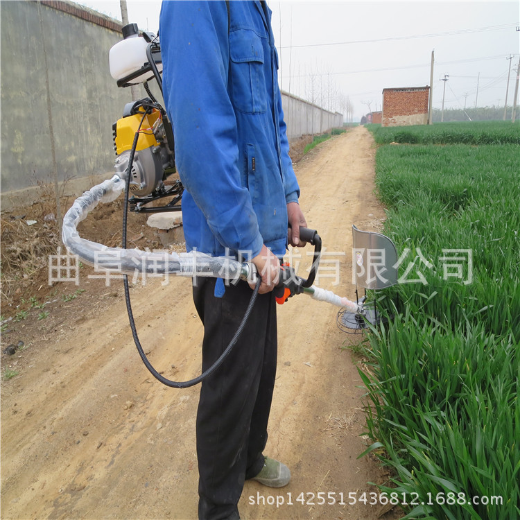 手推式汽油剪草机 汽油割草机图片 合金刀片割草机