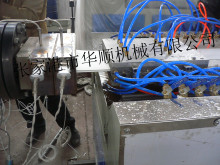 PVC石塑线条生产线设备 PVC踢脚线机器13773257086