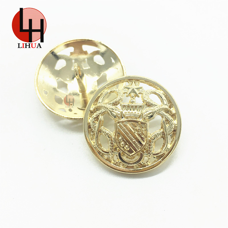 新款金属大衣纽扣 镂空盾牌图案扣子 金色合金钮扣外套纽扣