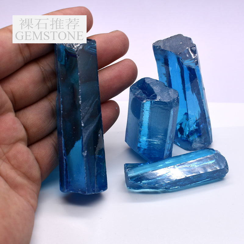海蓝色锆石原石材料