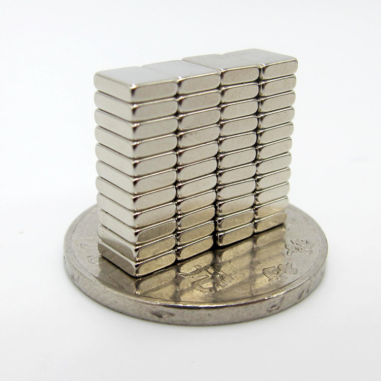 稀土永磁王 钕铁硼磁铁 吸铁石 强磁钢长方形F6x4.5x1.5mm