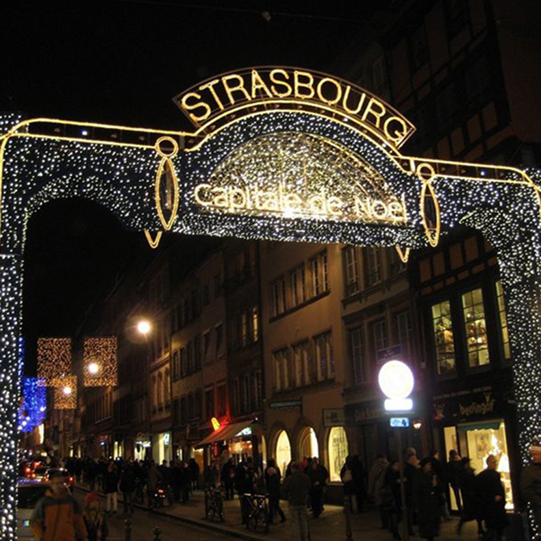 �������յ�չʾЧ��������װ������ͷ�Ƶ�װ��Ʒ