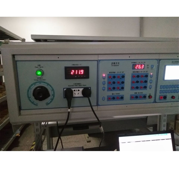 ZH2513E �Զ����Ǳ��ۺ�У��̨ ȫ�Զ� �ȹ�ʵ���� ��ϵͳ����