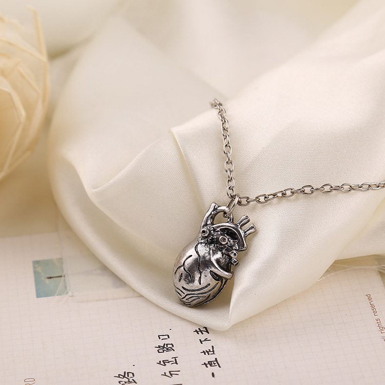 Fashion New Men's Anatomical Heart Pendant Necklace Wholesale Nihaojewelry display picture 8