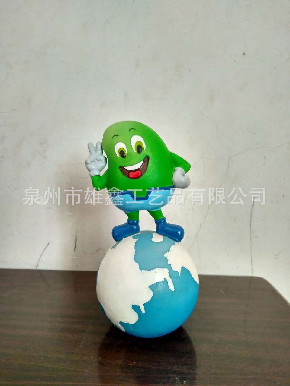 创意树脂礼品地球造型公仔摆件 家居车载装饰微景观树脂工艺品-阿里巴巴