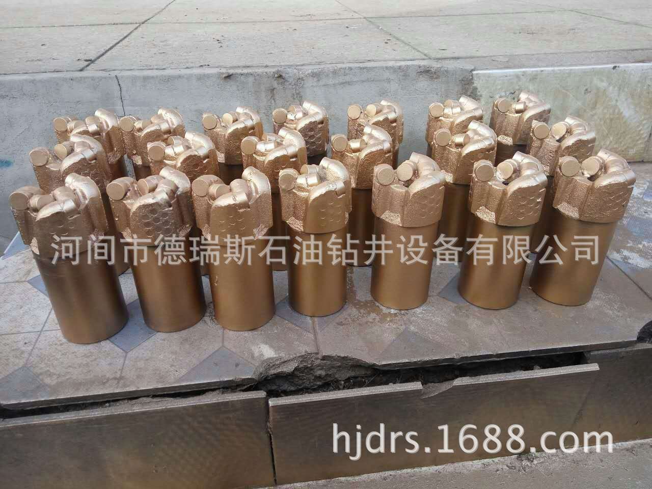 60,65，76,93 内凹 平底 带复合片 内扣 pdc矿用钻头