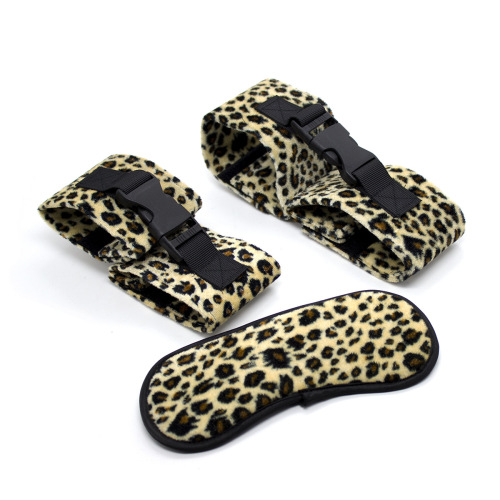 Wholesale adult flirting game set, leopard print fur eye mask, hand and foot buckle sex toys, female blindfold