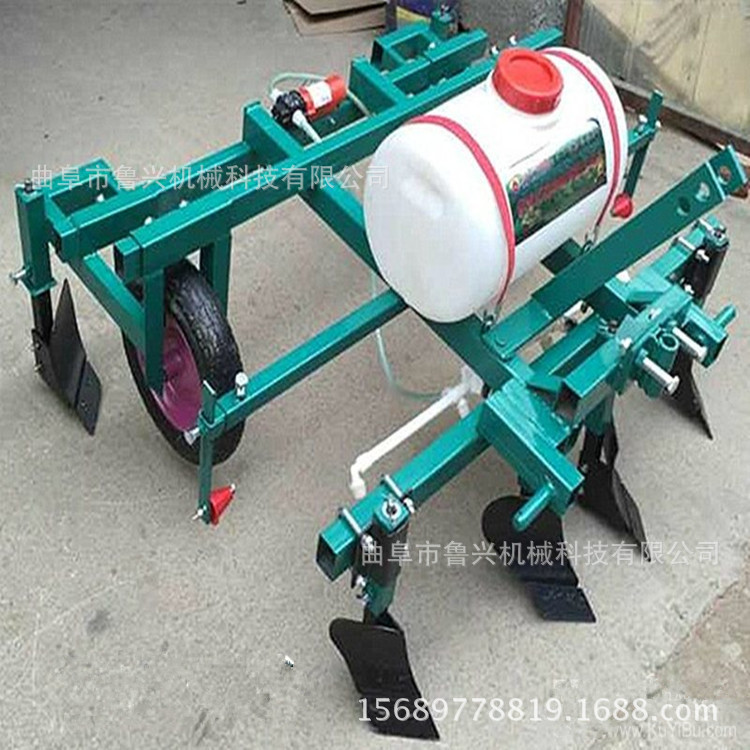 3165729925_741857332