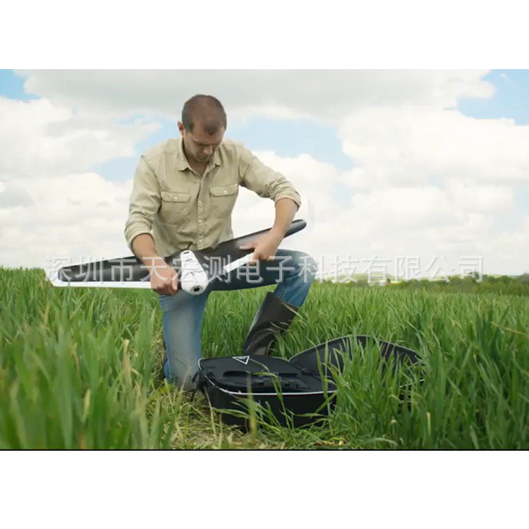 无人机Parrot Disco-Pro AG的前置摄像头来控制整个飞行