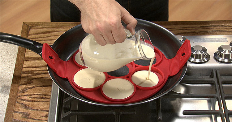 1Pcs Silicone Non Stick Fantastic Egg Pancake Maker Egg Ring Mod