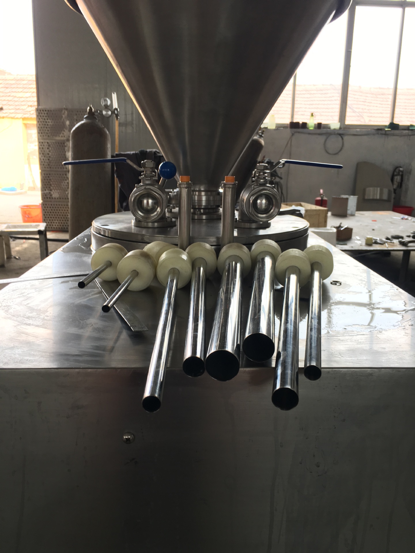 厂家现货哈尔滨红肠 香肠 风干肠液压灌肠机 大中小可灌装 价格