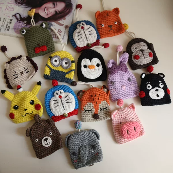 Super cute cartoon hand-knitted pull-out key pouch, finished product of wool crochet animal pattern key protector