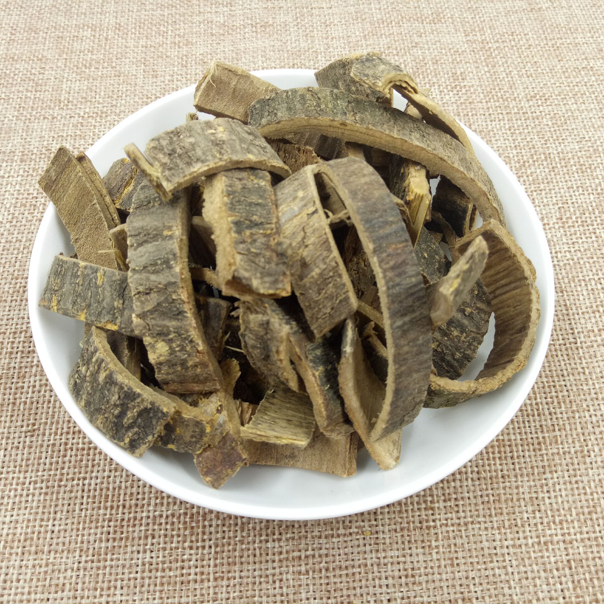 Hai Tong Pi Dried Erythrina Bark 500g Traditional Chinese Herbal Ingredient for Decoction and Culinary Use key features