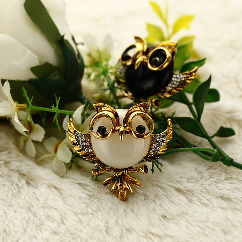 Korean version alloy plating brooch (Silver - black)NHGY0061-Gold - white