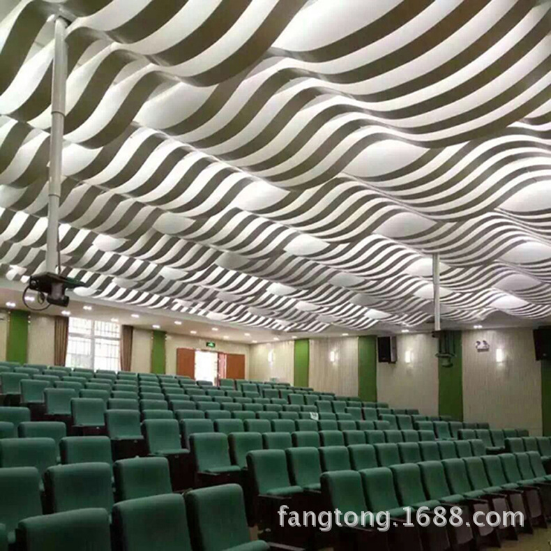 造型鋁方通供應(yīng)商 大堂弧形鋁方通 定制辦公室燒焊木紋鋁方通吊頂