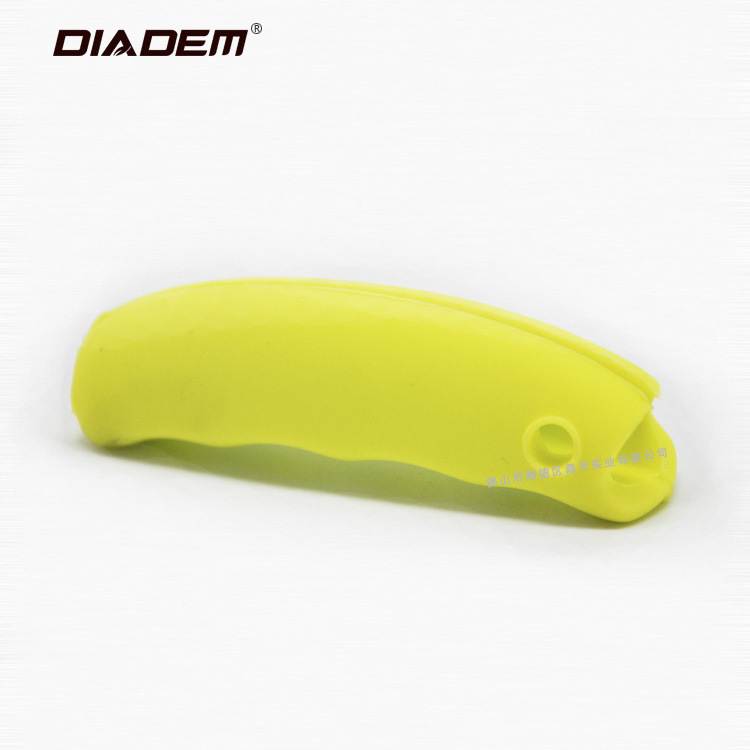 DIADEM Silicone handles non-slip Effort saving perforation Take it with you Carry At any time