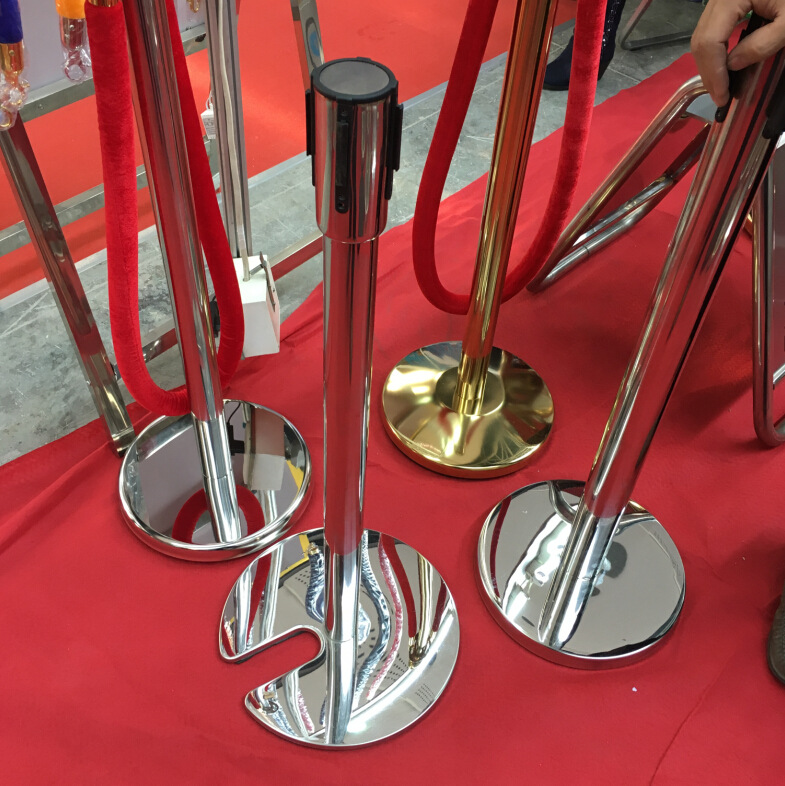 不锈钢和加重铸铁U型缺口底座可叠式栏杆座警戒隔离柱一米线护栏