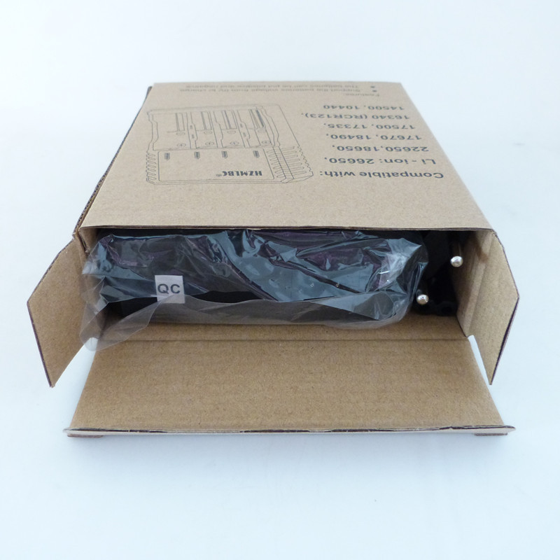 跨境爆款 四槽18650锂电池充电器 3.7V4.2V电池万能充26650充电器