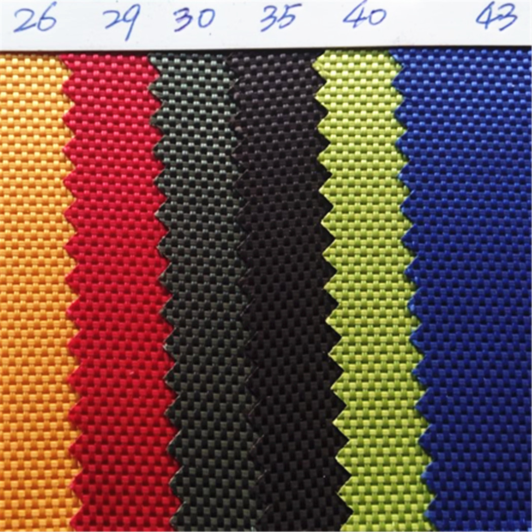 现货供应1680双股PU牛津布1680PU涤丝纺箱包手袋布料