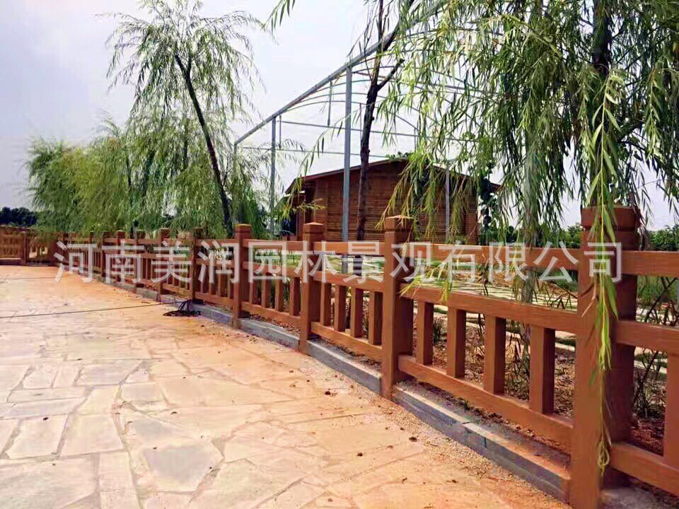 38生产安装水泥栏杆 湿地公园优质水泥木栏杆 仿木水泥护栏价格|ru