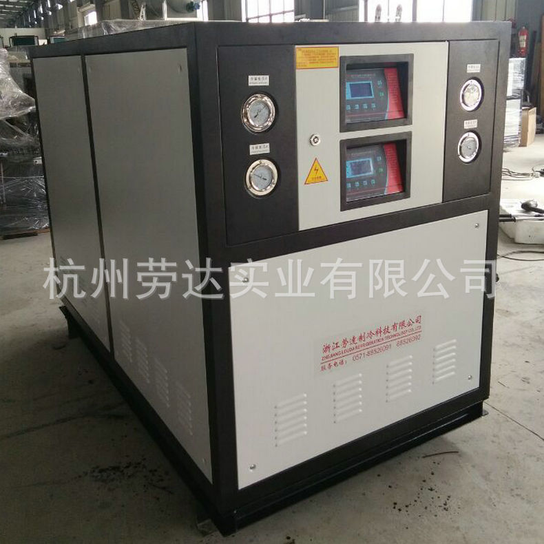 风冷式冷水机体积小移动方便运行稳定