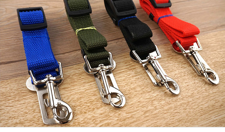 Factory direct sales of pet car safety belts for dogs and cats, car safety sockets, retractable and multi-color pet products detail image 12