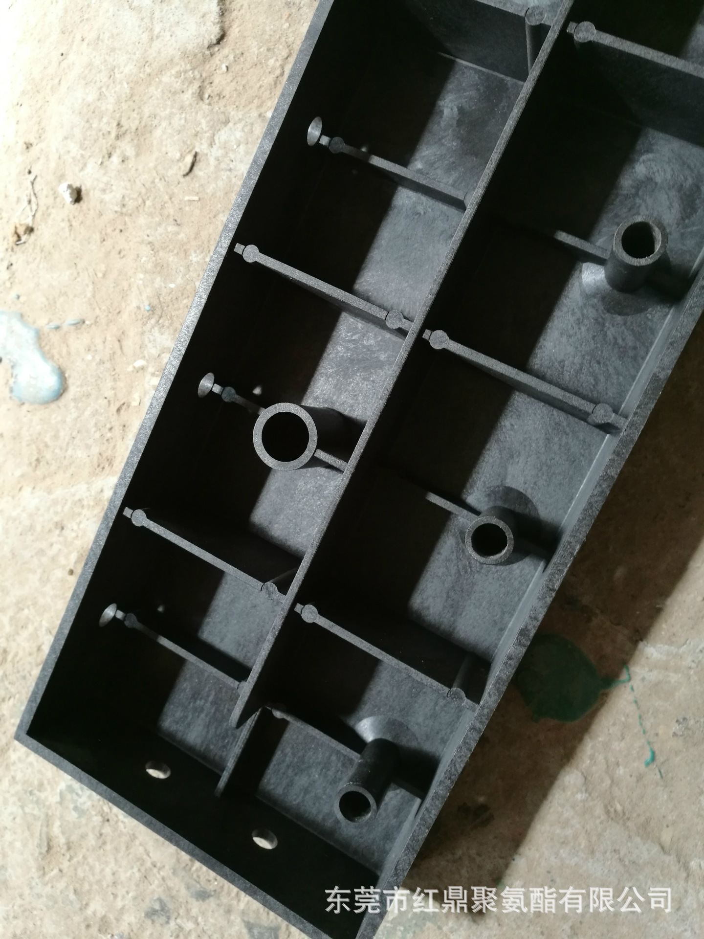 070东莞厂家聚氨酯托盘托架AB组合料发泡PU黑白料