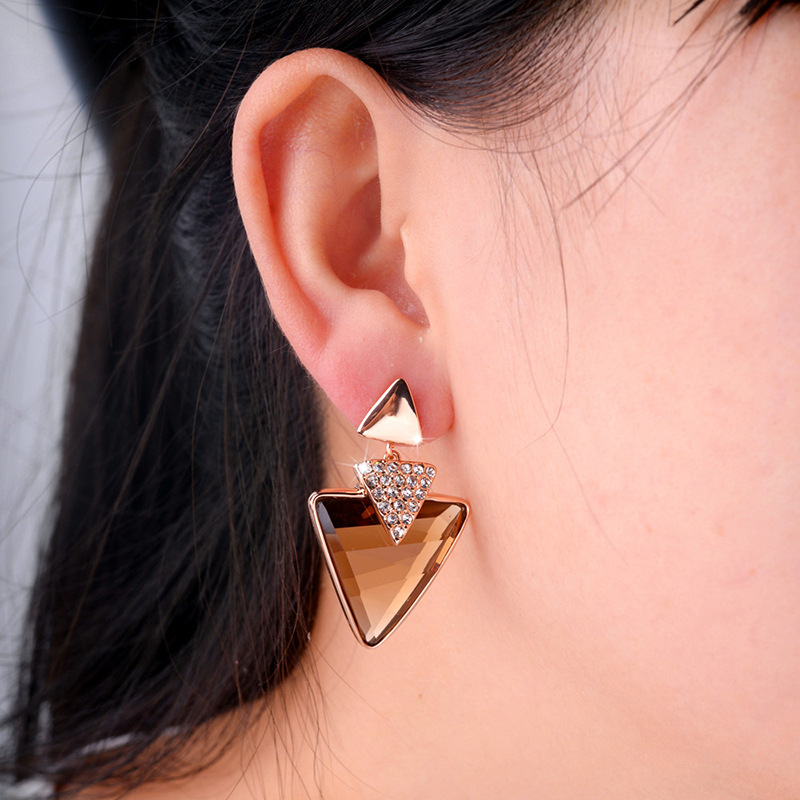 ŷ�����ų������Ը߼��ж���Ů ʱ������������ˮ����׹����