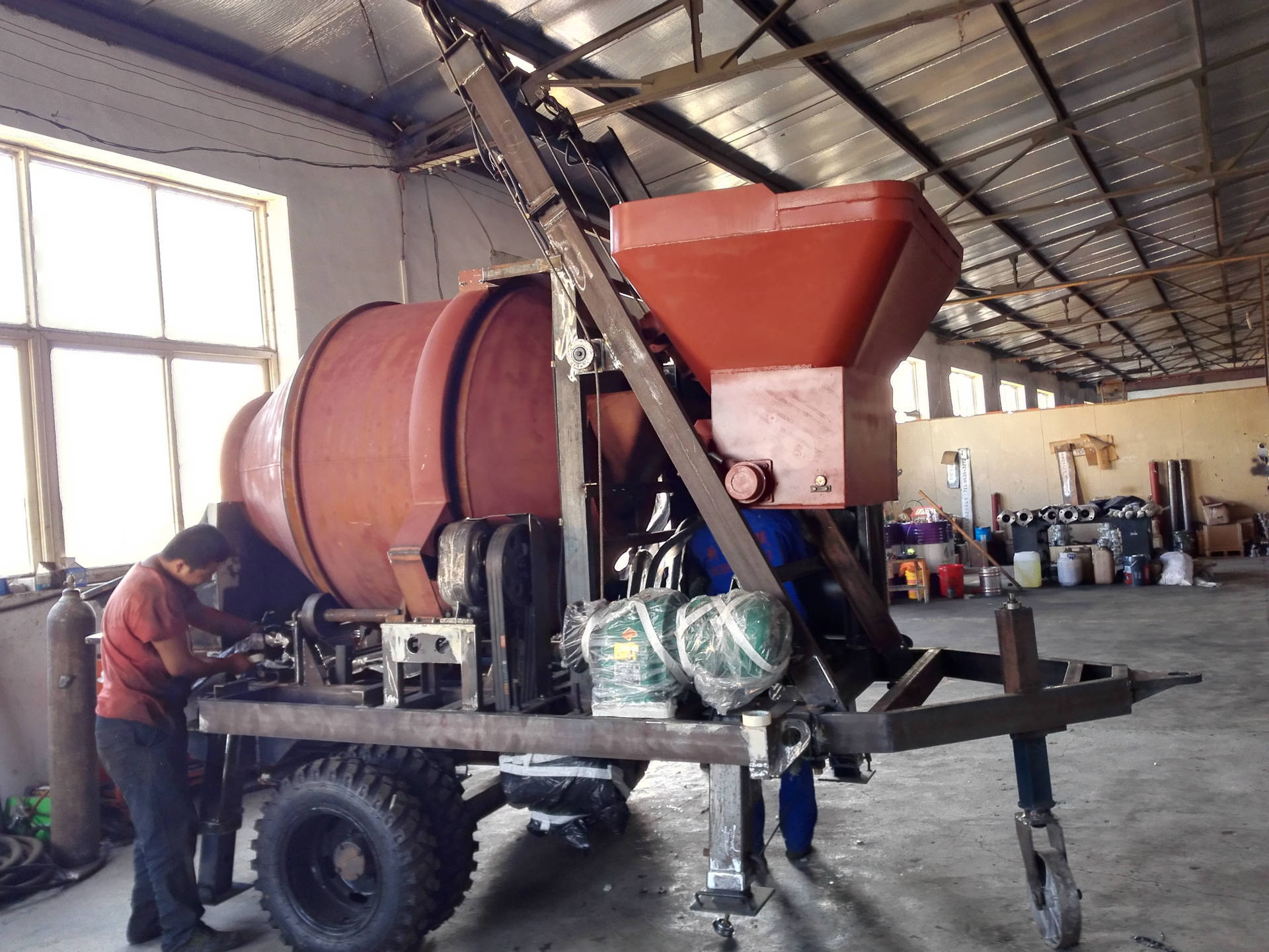 搅拌拖泵一体机 搅拌泵送一体机 混凝土搅拌拖泵一体机