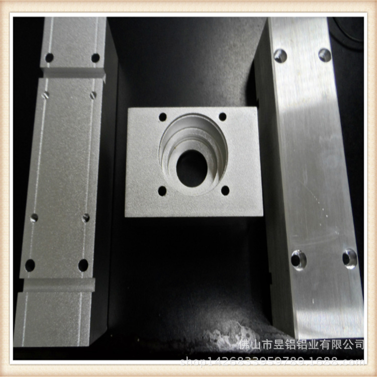 供应工业机械设备异形铝合金型材自动化设备零件铝合金配件