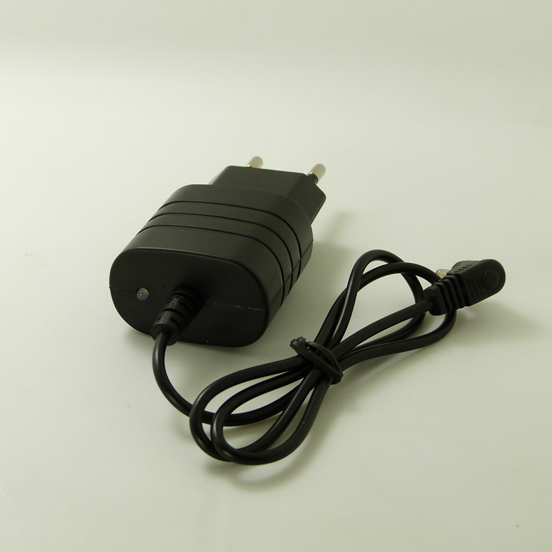 跨境 18650充电器 手电筒头灯充电器 定制中东 印度专用充电器