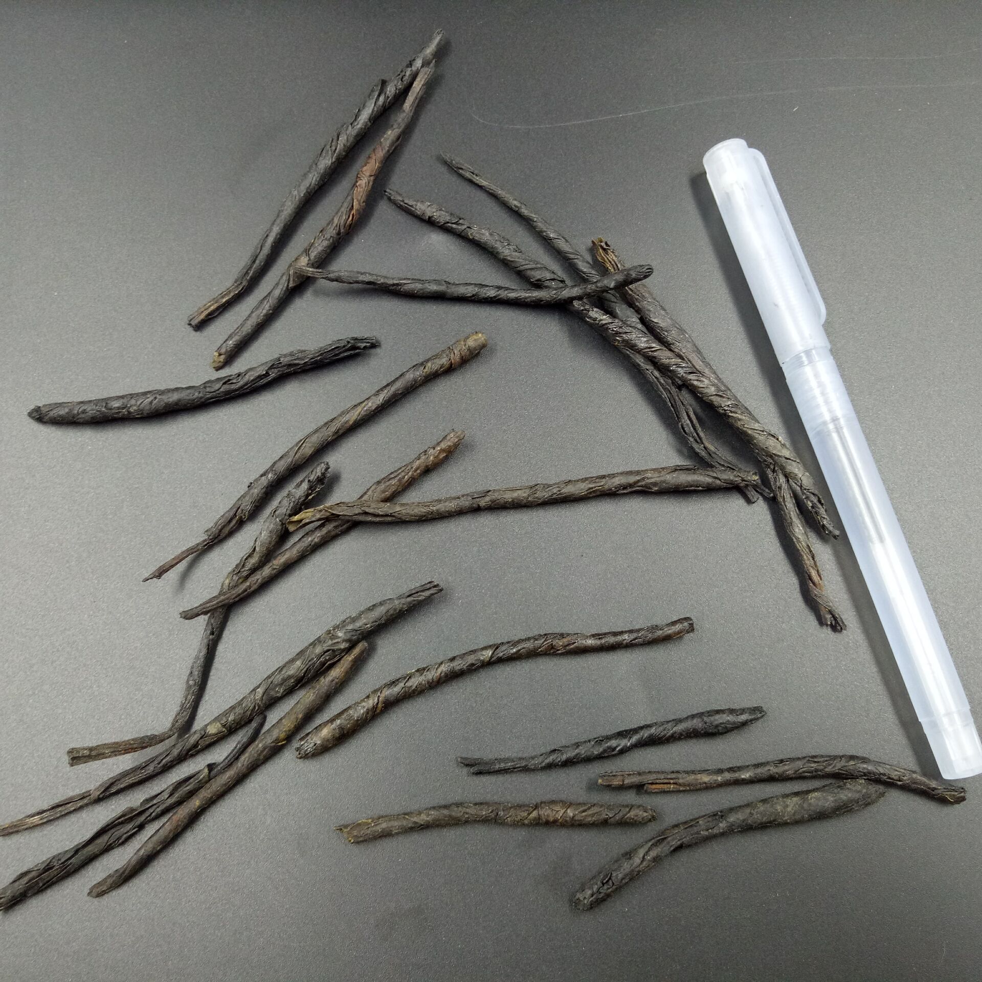 Ku Ding Tea Loose Leaf Bitter Tea Large Leaf Rolled Kuding Cha Traditional Herbal Tea Guangxi Origin 500g overview