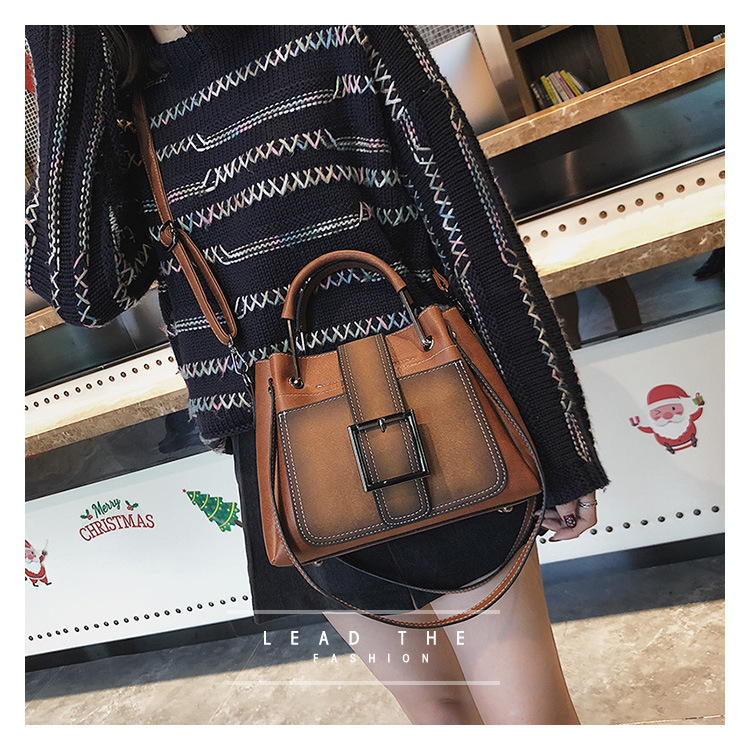 Korean Messenger Fashion Simple Shoulder Handbag display picture 17