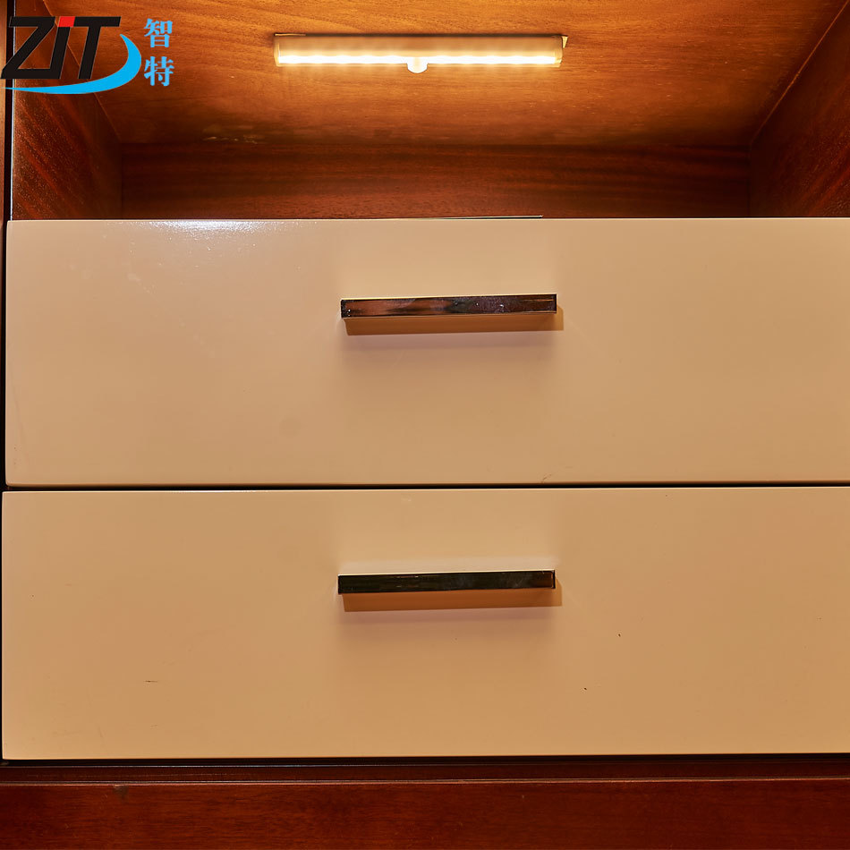 跨境专供电池款节能led人体感应灯10led红外感应灯家居智能小夜灯