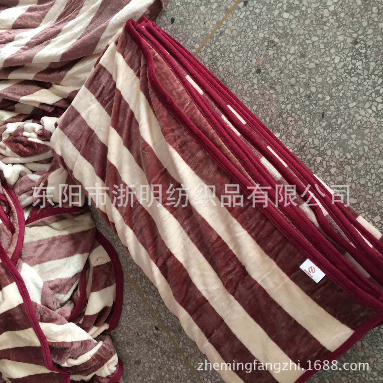 B7F4CC06603CF2407095DC84A31ABD