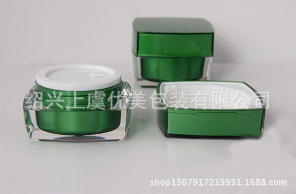 3636039653_442804076