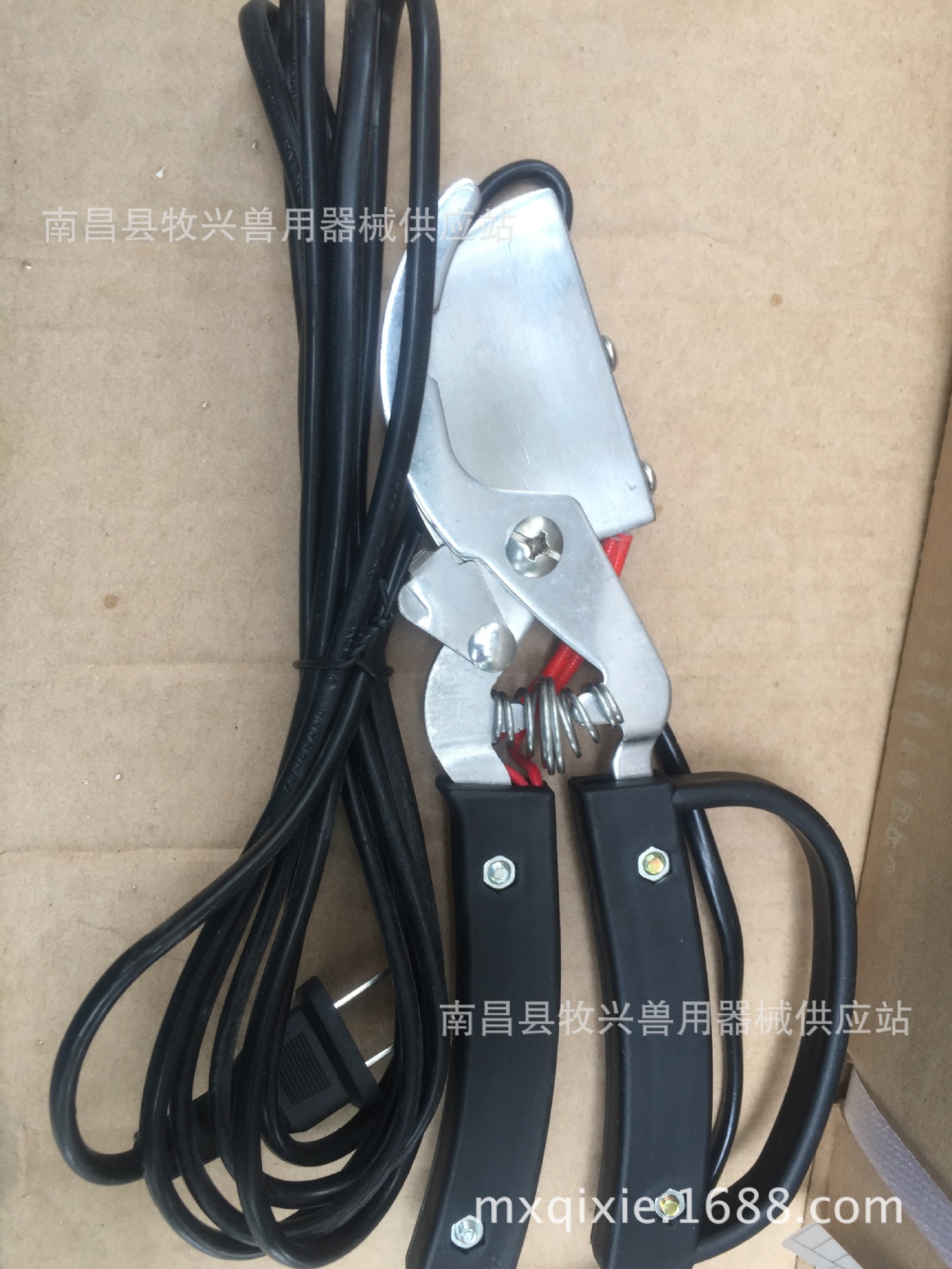 仔猪电动断尾钳电剪尾猪高温消毒止血电热断尾钳兽医电钳畜牧、养