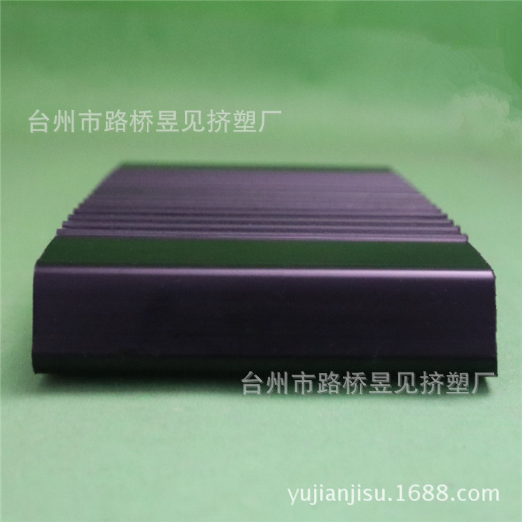 Productos de extrusión de plástico tira de plástico de PVC ranura de plástico Perfil de PVC suave y duro extrusión de dos colores Procesamiento de cubierta de dos colores image 4